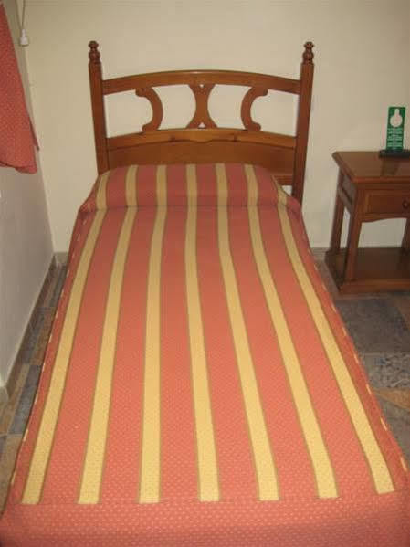 Hostal El Pinar Авила Экстерьер фото