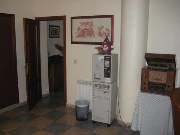Hostal El Pinar Авила Экстерьер фото
